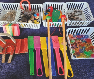 Magnetic science play set for 4  students: