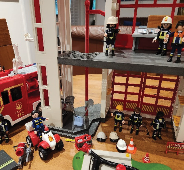 Fire Station and Fire Engine plus characters and loads of accessories. Plus 3 fire fighter hats