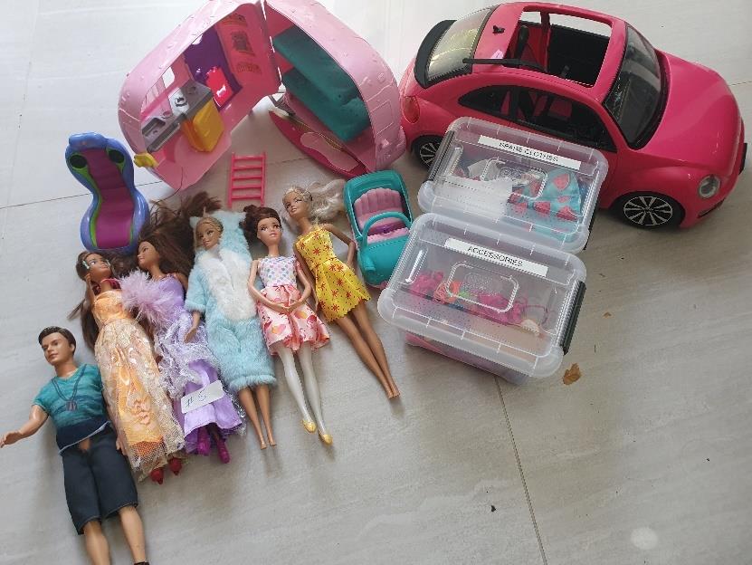 SET 5: Barbies with ONE CAR and Small CARAVAN