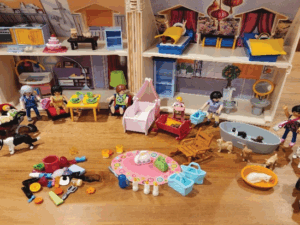 huge airport, planes x 2 and pilots, crew, passengers and cases and loads of accessories. (copy)